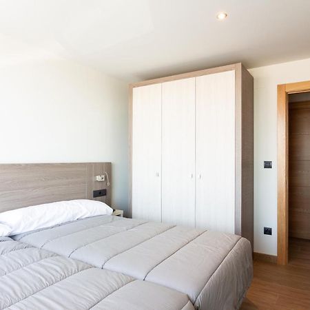 Apartamentos Playa De Los Barcos Исла Экстерьер фото