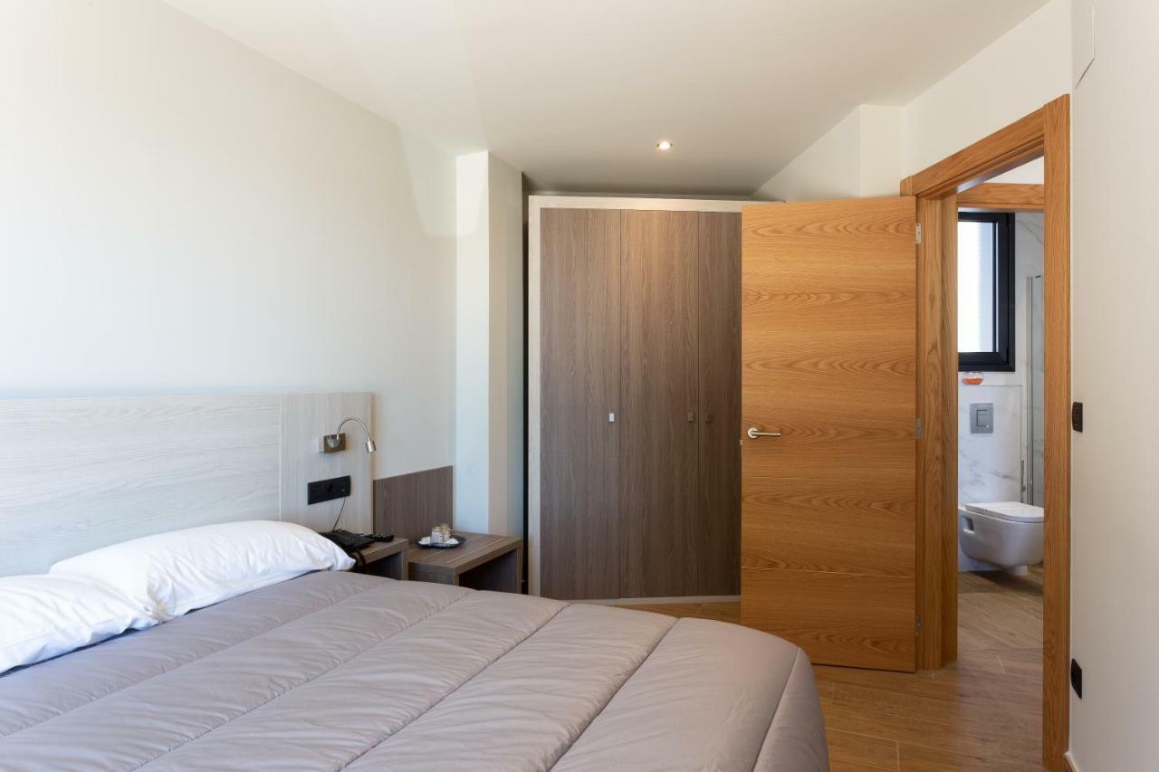 Apartamentos Playa De Los Barcos Исла Экстерьер фото