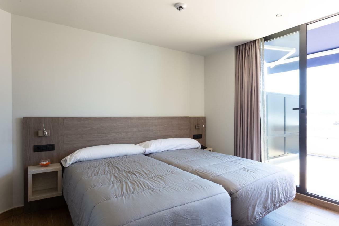 Apartamentos Playa De Los Barcos Исла Экстерьер фото
