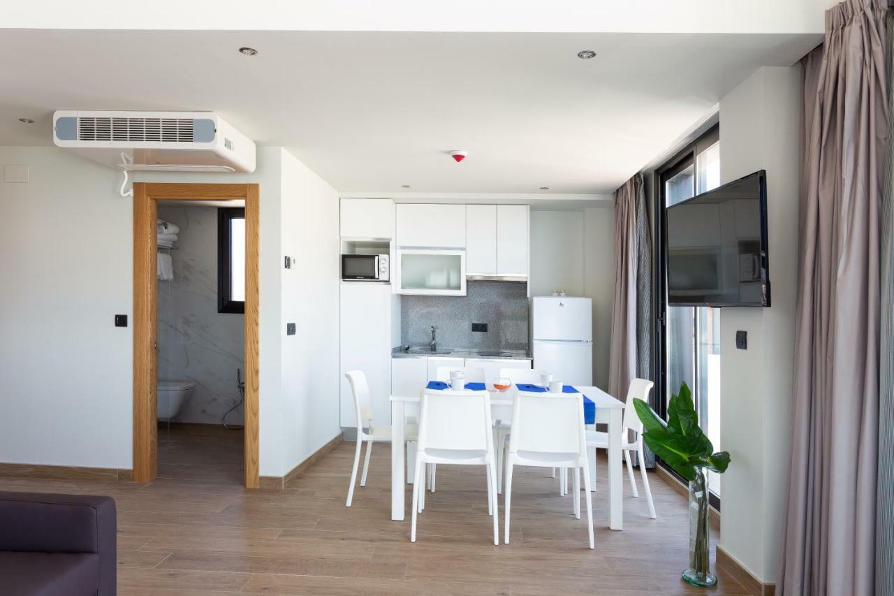 Apartamentos Playa De Los Barcos Исла Экстерьер фото