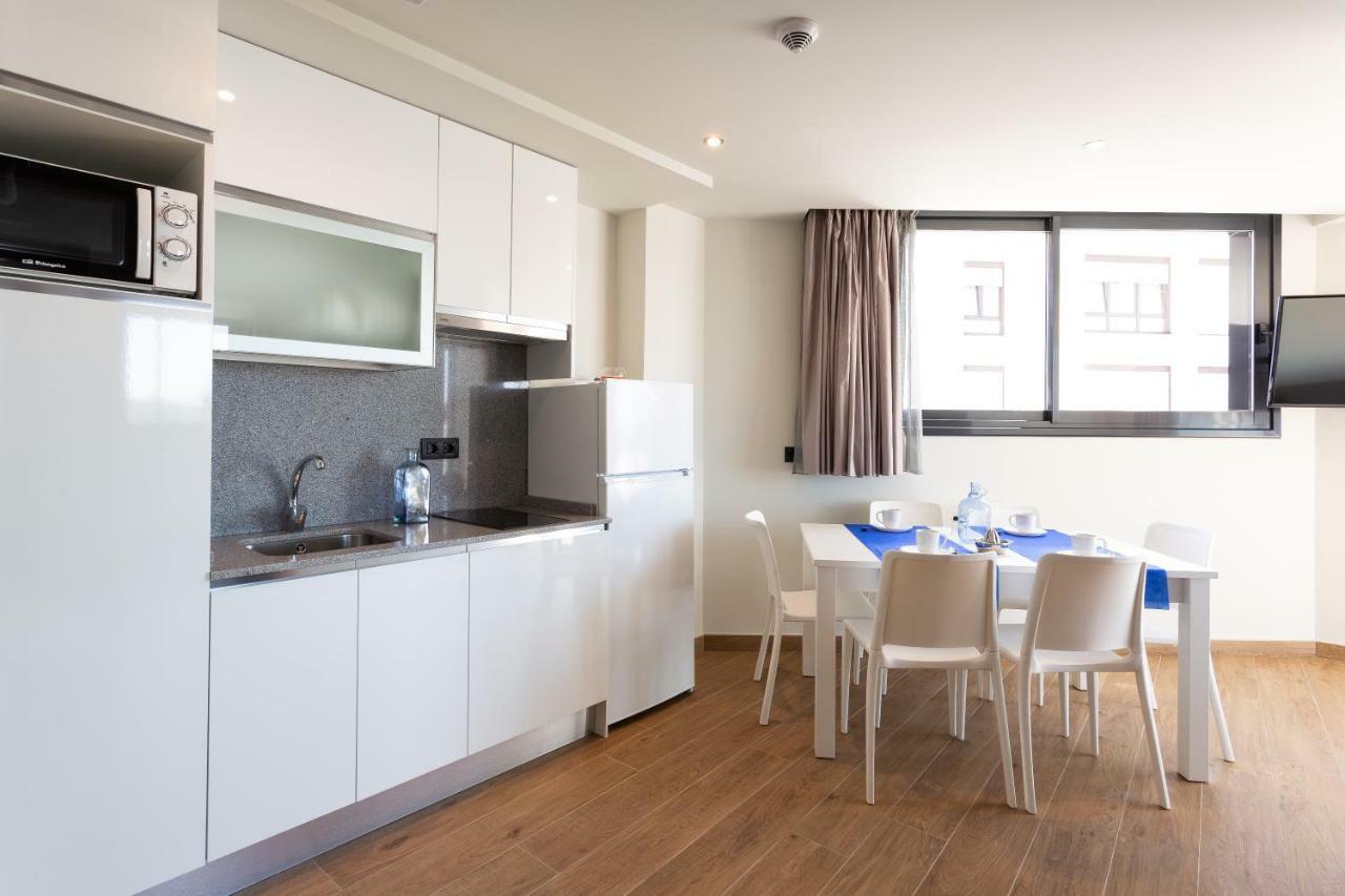 Apartamentos Playa De Los Barcos Исла Экстерьер фото